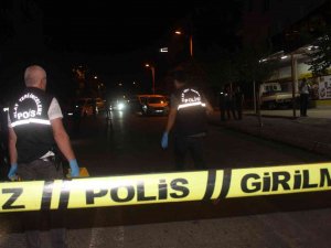 Silahlı Saldırgan Darp Edildikten Sonra Kaçtı
