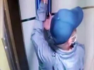 Esenyurt’ta Hırsız Bu Kez Kapının Zilini Çaldı