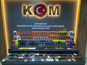 Diyarbakır’da Bir Araçta 180 Adet Tuşlu Telefon Ele Geçirildi