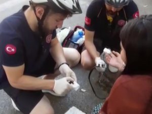Büyükada’da Bisikletli Sağlıkçılardan Bisikletli Kazaya Anında Müdahale