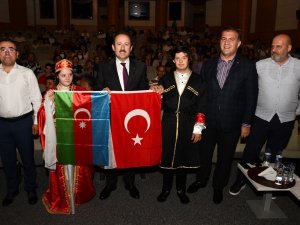 Türk Halk Müziği Öğretmenler Korosu Konser Verdi