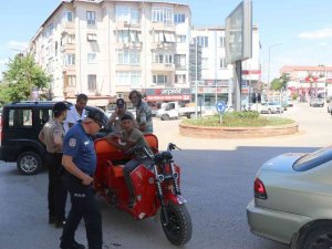 Keşan’daki Huzur Ve Güven Uygulamalarında Aranan 2 Kişi Yakalandı
