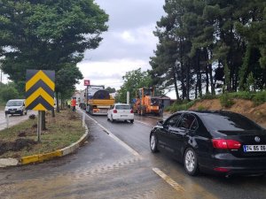 Zonguldak-düzce Yolu Sel Nedeniyle Trafiğe Kapandı