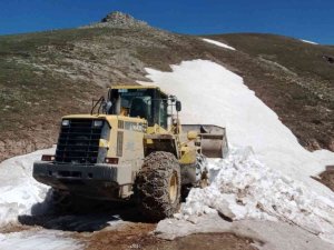Maçka’da 66 Mahallede Yol Çalışması
