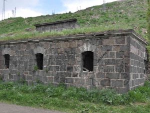Kars Dereiçi’nde Bulunan Tarihi Hamam Yıkılıyor