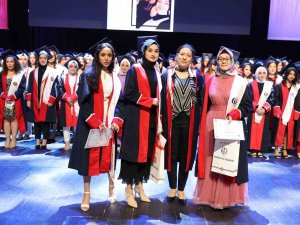 Gaün Sağlık Bilimleri Fakültesi’nde Mezuniyet Coşkusu