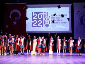 Gaün Turizm Fakültesi Mezunları Yeni Yaşamlarına Uğurlandı