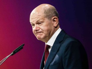 Scholz: "Almanya, Gerektiği Sürece Ukrayna’ya Silah Göndermeye Devam Edecek"