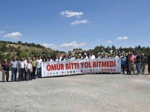 8 Kişinin Can Verdiği Ölüm Yolunda Stk’lar Eylem Yaptı