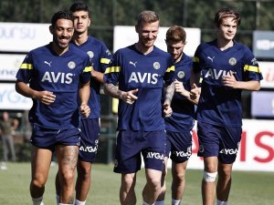 Fenerbahçe, Hazırlıklarını Sürdürüyor