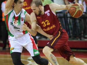 Kenan Sipahi, Pınar Karşıyaka’da