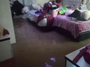 Hatay’da Evleri Su Bastı