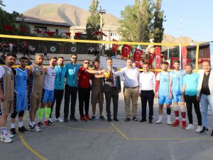 Hakkari’de ‘Sokak Voleybol Turnuvası’ Başladı