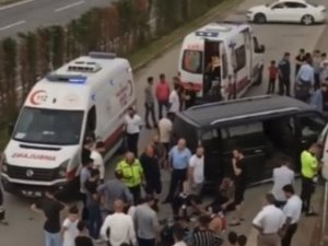 Bursa’da Panelvan Araçlar Birbirine Çarptı : Ortalık Savaş Alanına Döndü