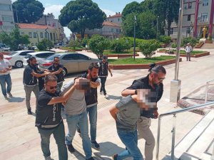 Polisten Kaçan Ve Kaza Yapan Uyuşturucu Tacirleri Tutuklandı