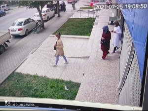 Bu Kadınlar Sadece Para Ve Ziynet Eşyası Çalıyor