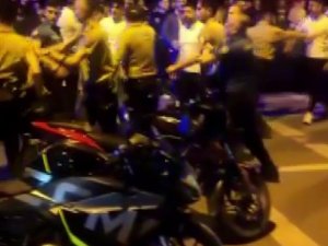 Kadıköy’de Kaza Sonrası Yumruklar Havada Uçuştu