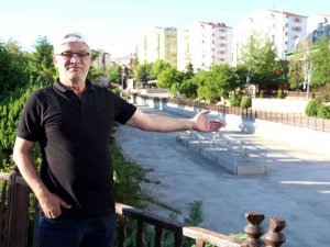Adı Aksu Fakat İçinde Su Yok