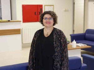 Genç Görünmenin Formülü: Altın İğne