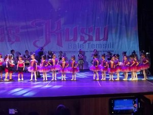 Minik Balerinlerinlerden Büyük Gösteri