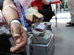 Yunusemre Belediye Personelinde Kızılay’a Kan Bağışı