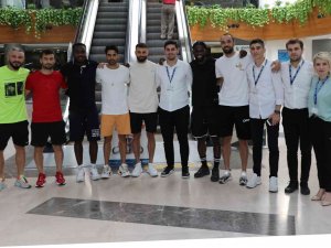 Sakaryaspor Oyuncuları Sağlık Kontrollerinde