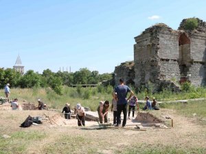 Edirne Sarayı’nda Kazı Çalışmalarında Osmanlı İzleri