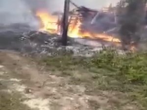 Alevlere Teslim Olan Ahşap Ev Küle Döndü