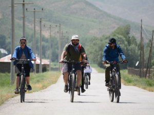 30 Kişilik Grup 50 Kilometre Pedal Çevirdi