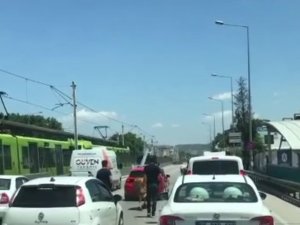 Bursa’da Kaçan Boğalar Trafiği Kilitledi