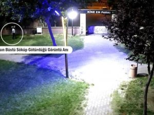 Kürt Yazarın Büstü Kaldırıldı İddiaları Asılsız Çıktı: Gerçek İse Güvenlik Kamerasına Yansıdı