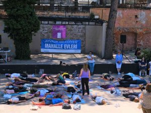 Ayvalıklı Kadınlar Dünya Yoga Günü’nde Buluştu