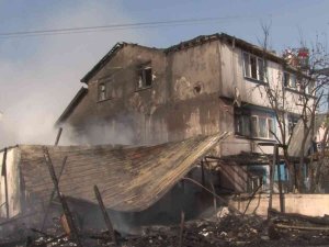 Tuzla’da Polyester Atölyesinde Korkutan Yangın
