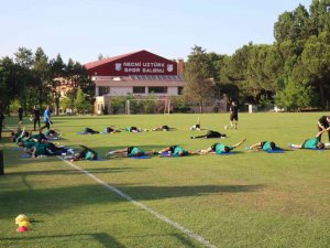 Sakaryaspor, Yeni Sezondaki Çalışmalarını Sürdürüyor