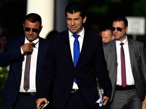Bulgaristan’da Başbakan Kiril Petkov’un 6 Aylık Koalisyon Hükümeti Düştü