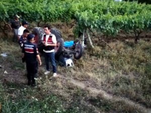 Devrilen Traktörün Altında Kalan Vatandaş Hayatını Kaybetti