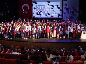 Geleceğin Sağlık Çalışanları Mezun Oldu