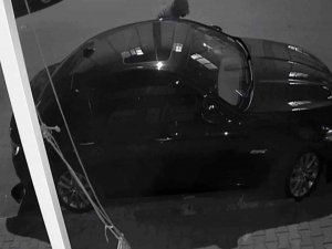 Oto Fareleri 160 Bin Tl’lik Soygun Yaptı; O Anlar Kameraya Yansıdı