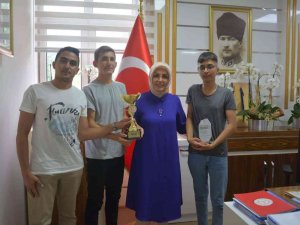 ’Emre 44’ Robot İle Gelen Ödül