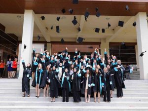 Hemşirelik Ve Ebelik Öğrencileri Ant İçti