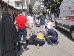 Eşi Ve Çocuğunun Gözü Önünde Otomobil Çarptı