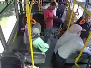 Otobüs Şoförü Baygınlık Geçiren Kız Çocuğunu Hastaneye Yetiştirdi