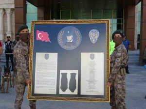 80 Yaşındaki Şehit Annesi Oğluna Verdiği Sözü 30 Yıl Sonra Yerine Getirdi