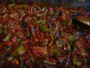 Uzmandan Uyarı: “Yaz Aylarında Ağır Yemekler Öğlen Yenilmeli”