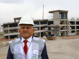 Başkan Büyükkılıç’tan ’1 Milyar Tl Ek Bütçe’ Müjdesi