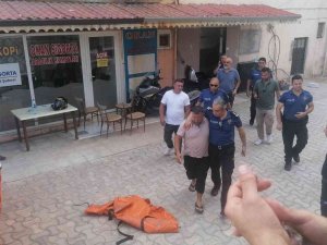 Eşinin Uzaklaştırma Kararı Aldırdığı Adam Çatıya Çıktı