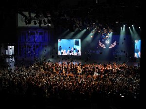 İ̇stanbul Gelişim Üniversitesi 8 Bin 188 Öğrencisini Mezun Etti