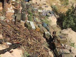 Pençe-kilit Operasyonu Bölgesinde Teröristlere Ait Çok Sayıda Silah Ve Mühimmat Ele Geçirildi