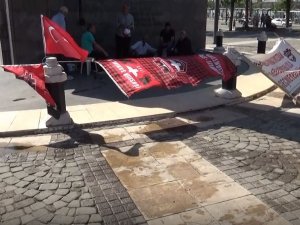Meydanda Kendini Yaktı, Hastanelik Oldu