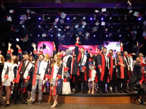 Genç Hukukçular Mezuniyet Sevinci Yaşadı